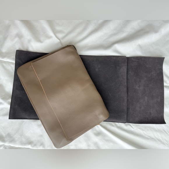 Small Leather Should or Crossbody Bag in Dark Taupe with Storage Bag - Picture 7 of 7